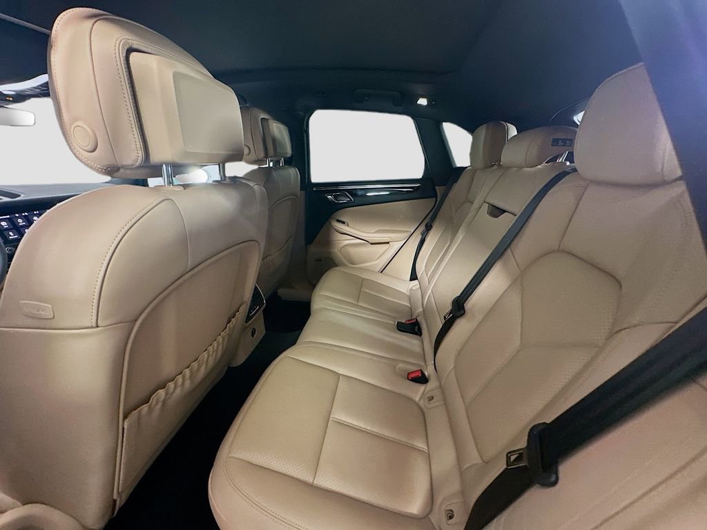 Certified 2026 Porsche Macan image 23