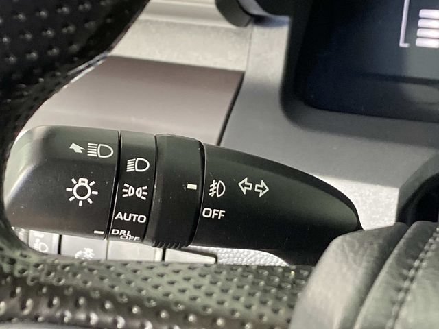 Used 2025 Toyota Tacoma SR5 AWD/4WD image 17