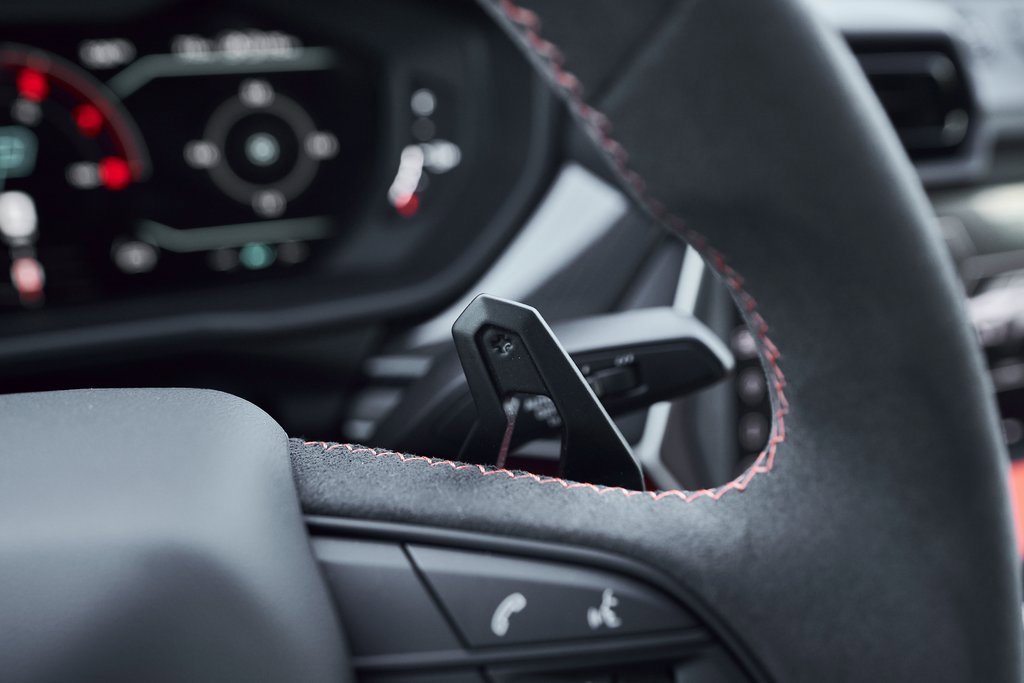 Used 2025 Lamborghini Urus SE image 61