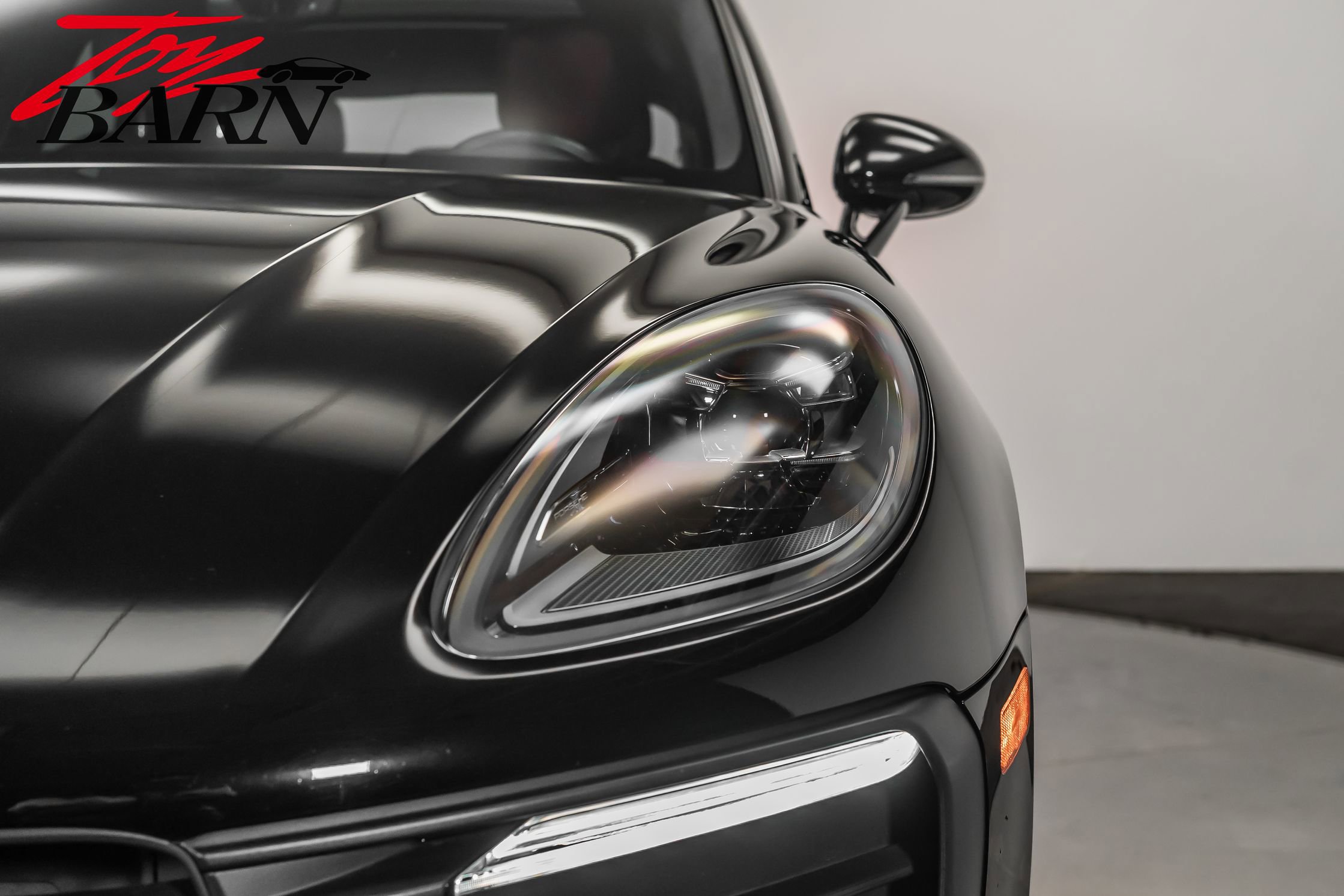 Used 2023 Porsche Macan image 10