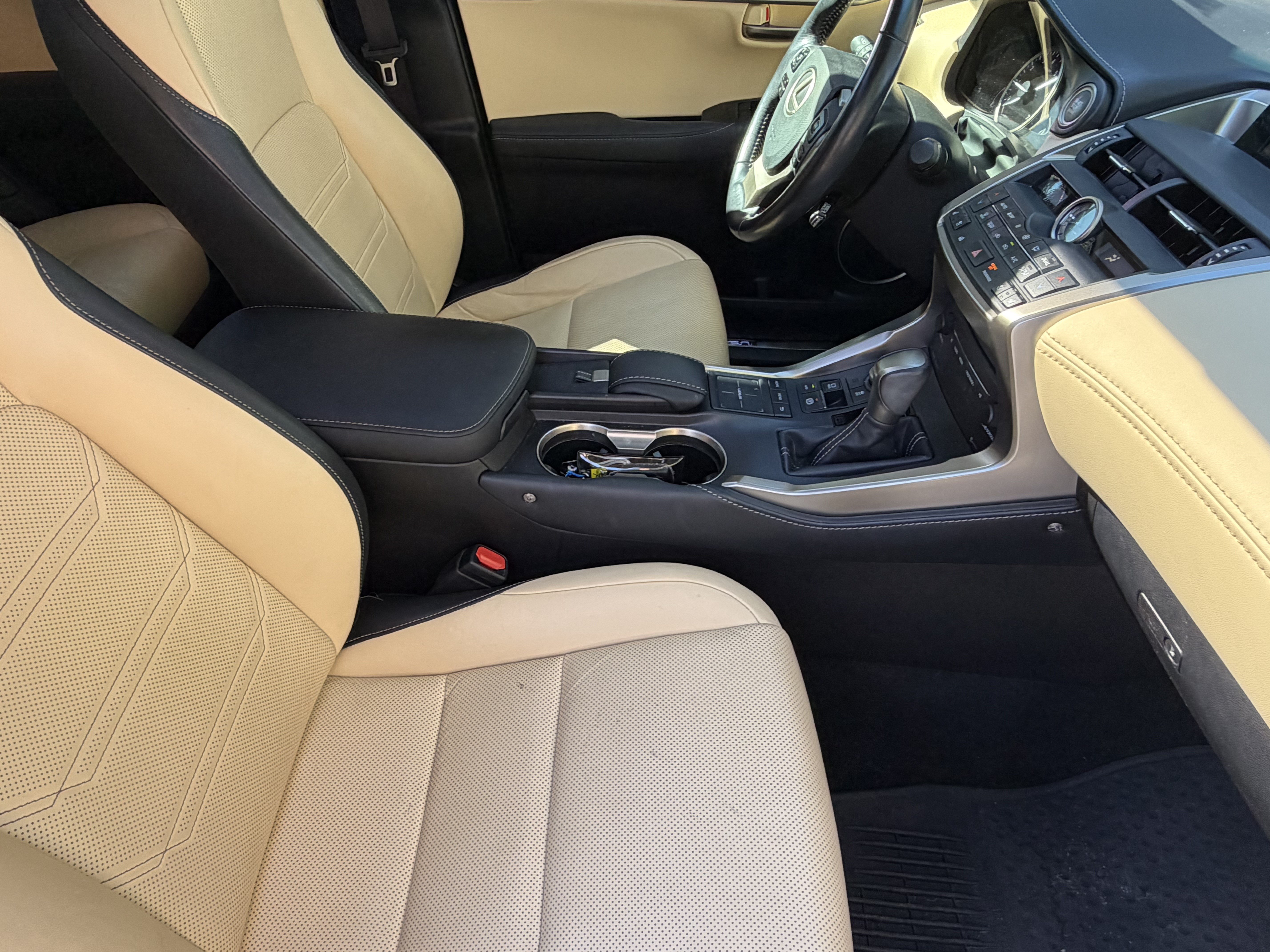 Used 2015 Lexus NX 200t FWD w/ Luxury Package image 39