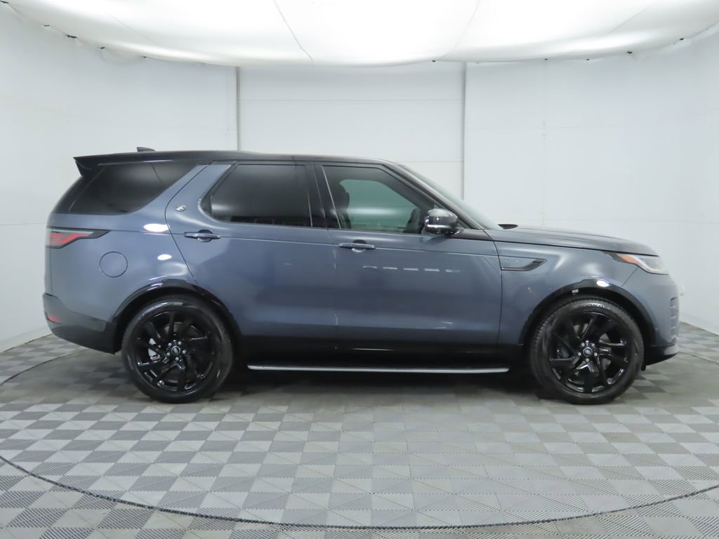Used 2024 Land Rover Discovery Dynamic SE image 4