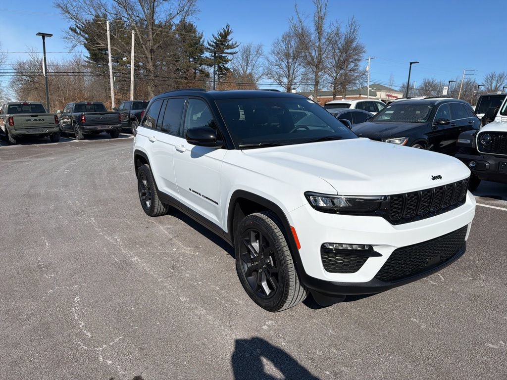 New 2025 Jeep Grand Cherokee Limited AWD/4WD image 2