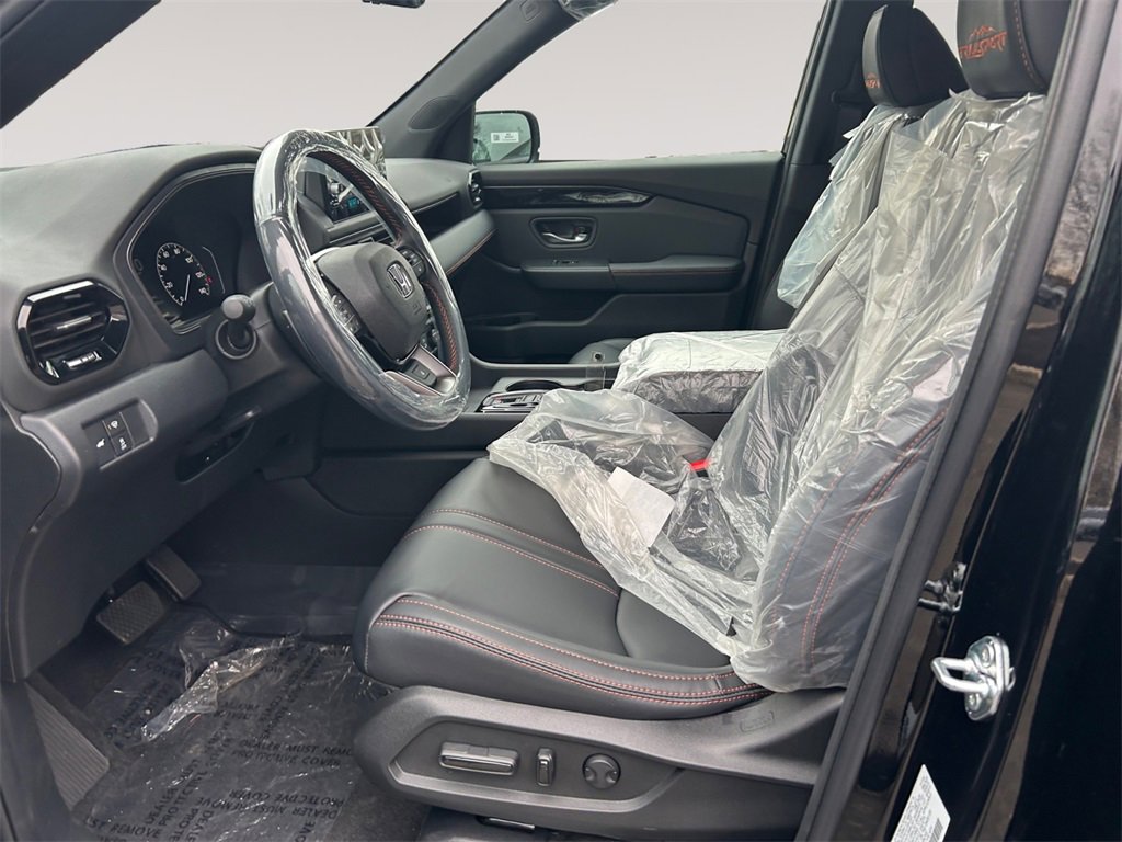 New 2025 Honda Pilot TrailSport image 9