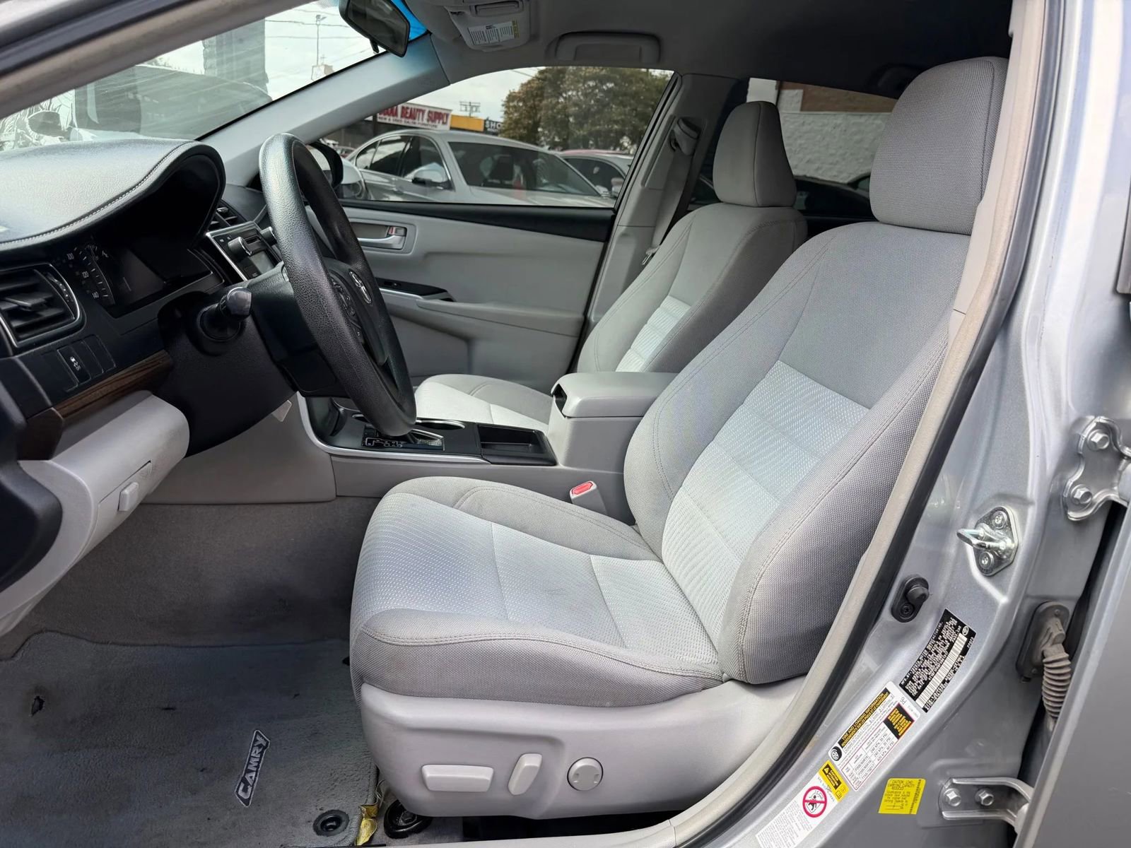 Used 2015 Toyota Camry LE FWD image 23
