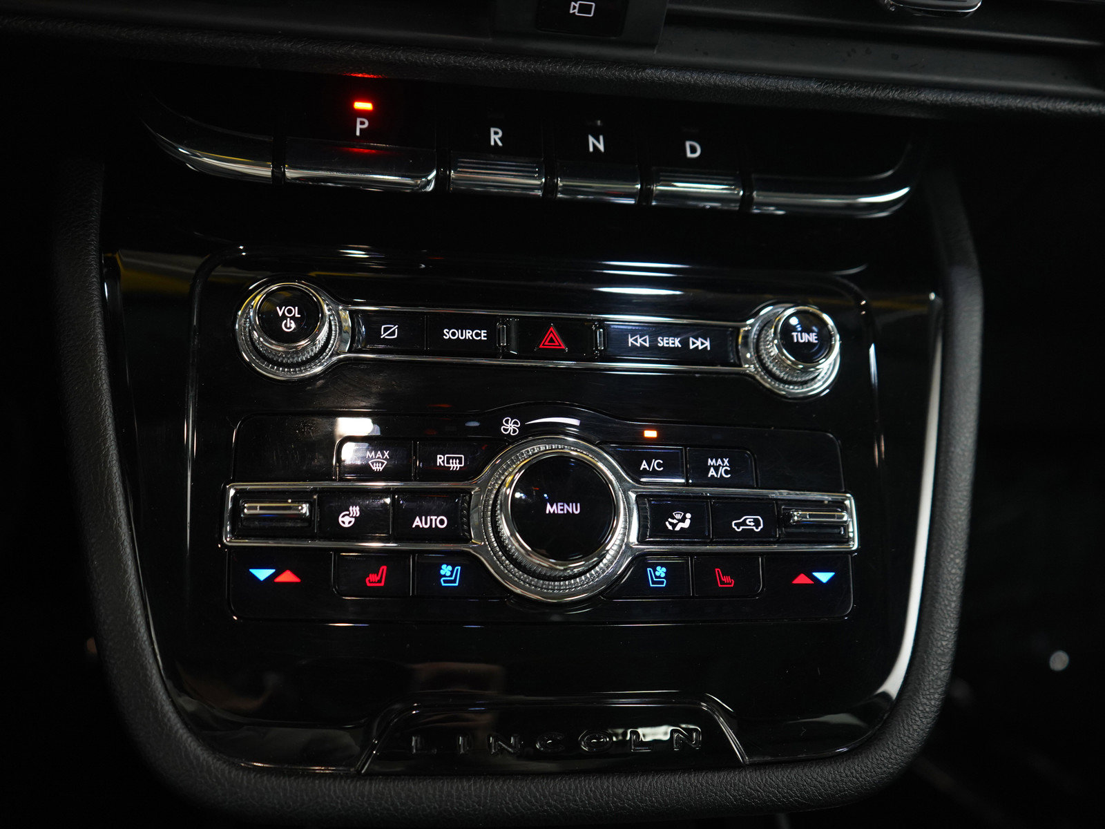 Used 2021 Lincoln Corsair AWD w/ Premium Package image 25