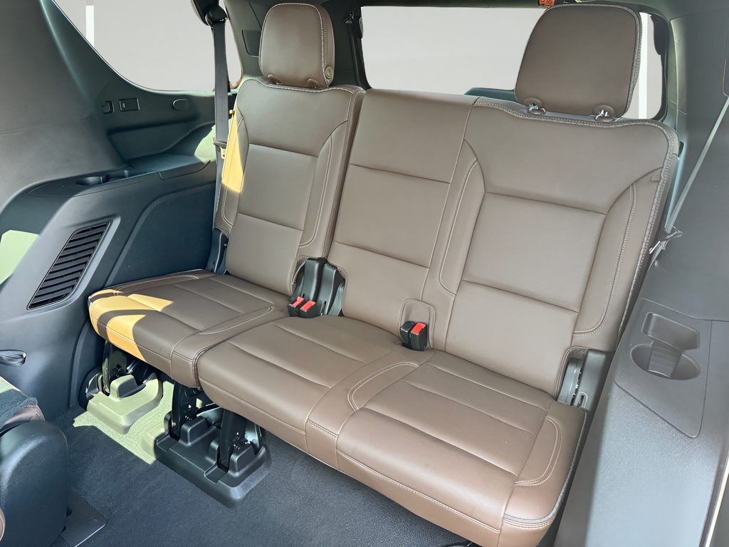 Used 2021 Chevrolet Tahoe High Country w/ Premium Package AWD/4WD image 35