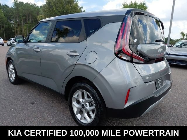 Certified 2025 Kia Soul LX w/ LX Technology Package FWD image 7