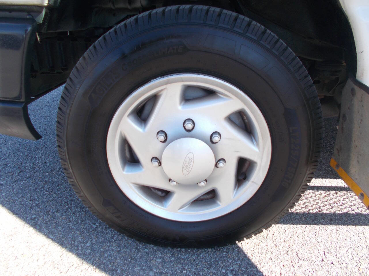 Used 2011 Ford E-150 and Econoline 150 w/ PWR Group RWD image 11