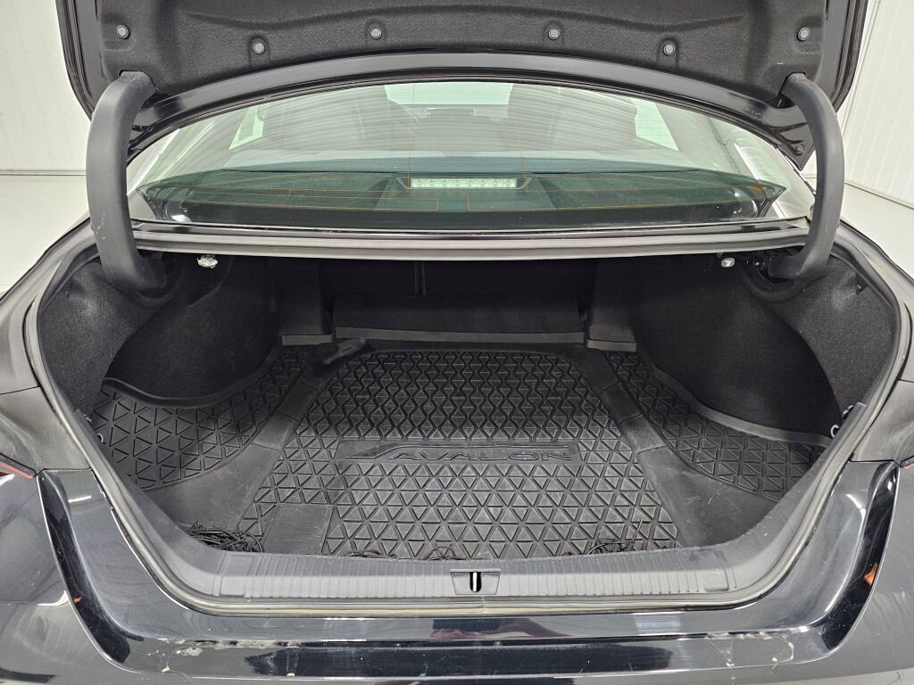 Used 2021 Toyota Avalon Limited w/ Advanced Safety Package image 5