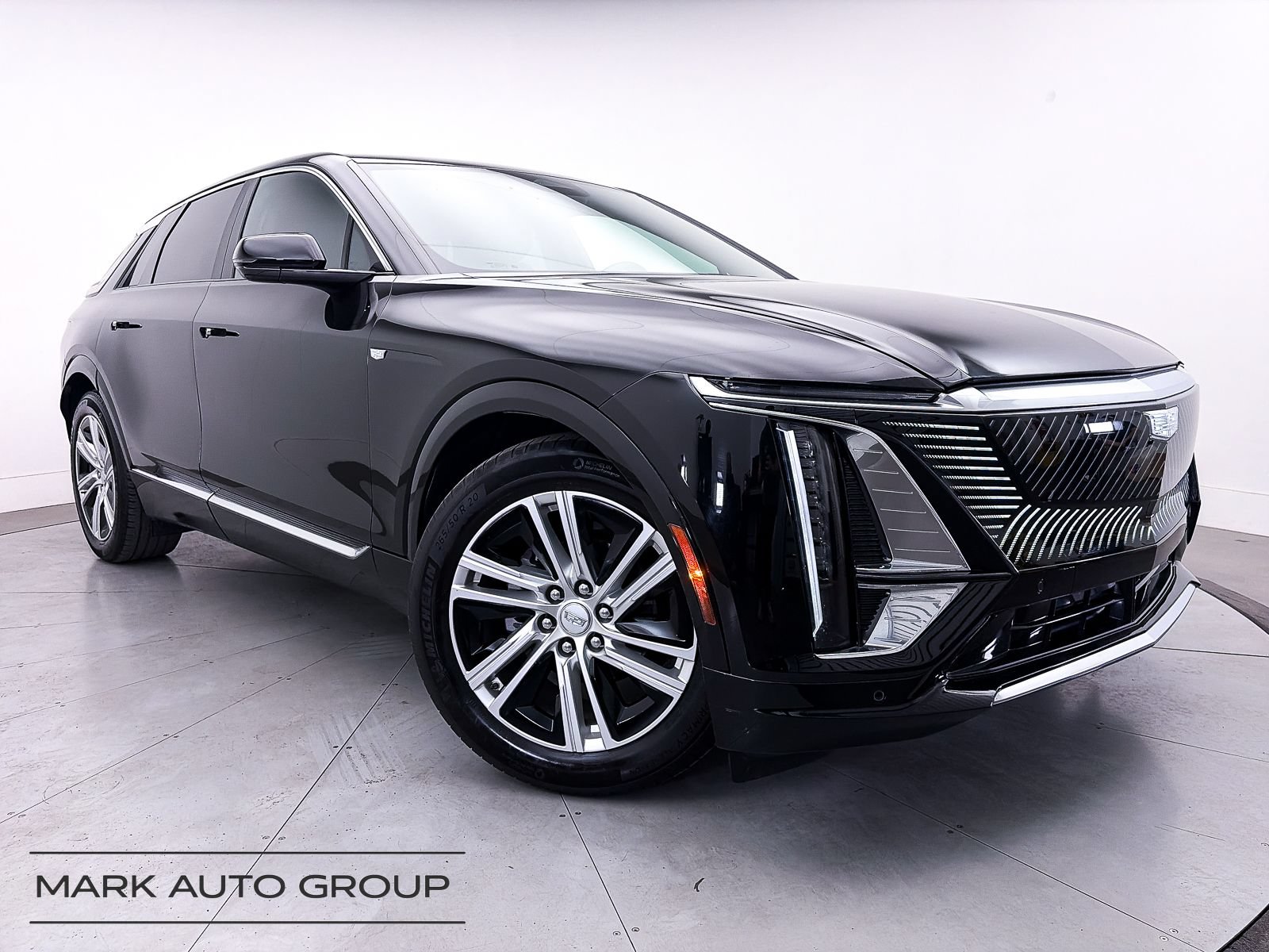 Used 2024 Cadillac Lyriq Tech RWD image 1