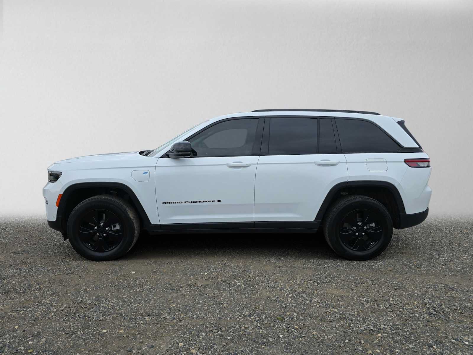 Used 2022 Jeep Grand Cherokee Limited 4xe w/ Luxury Tech Group II AWD/4WD image 6