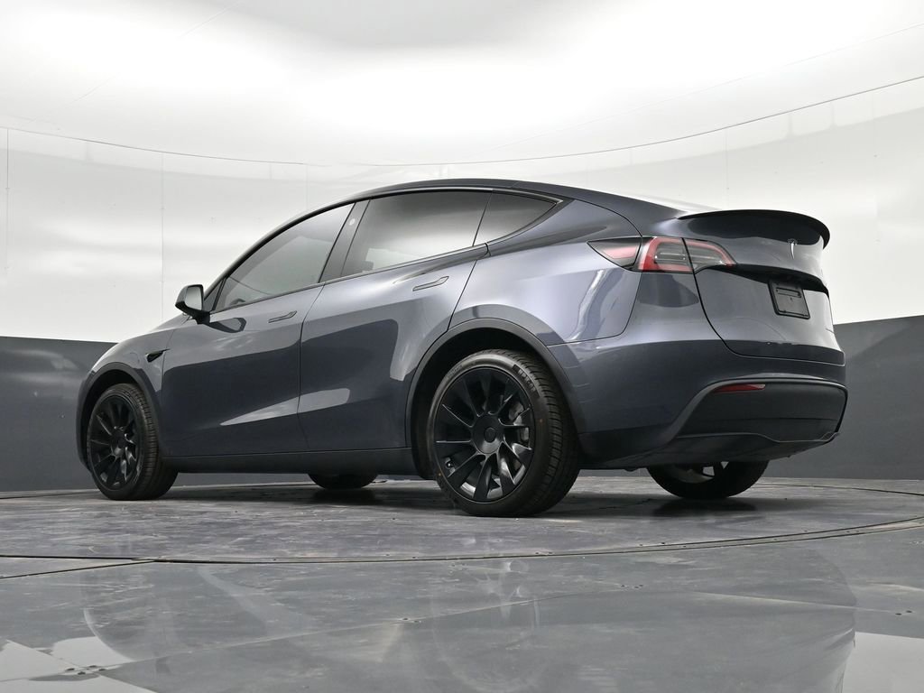 Used 2024 Tesla Model Y Long Range image 25