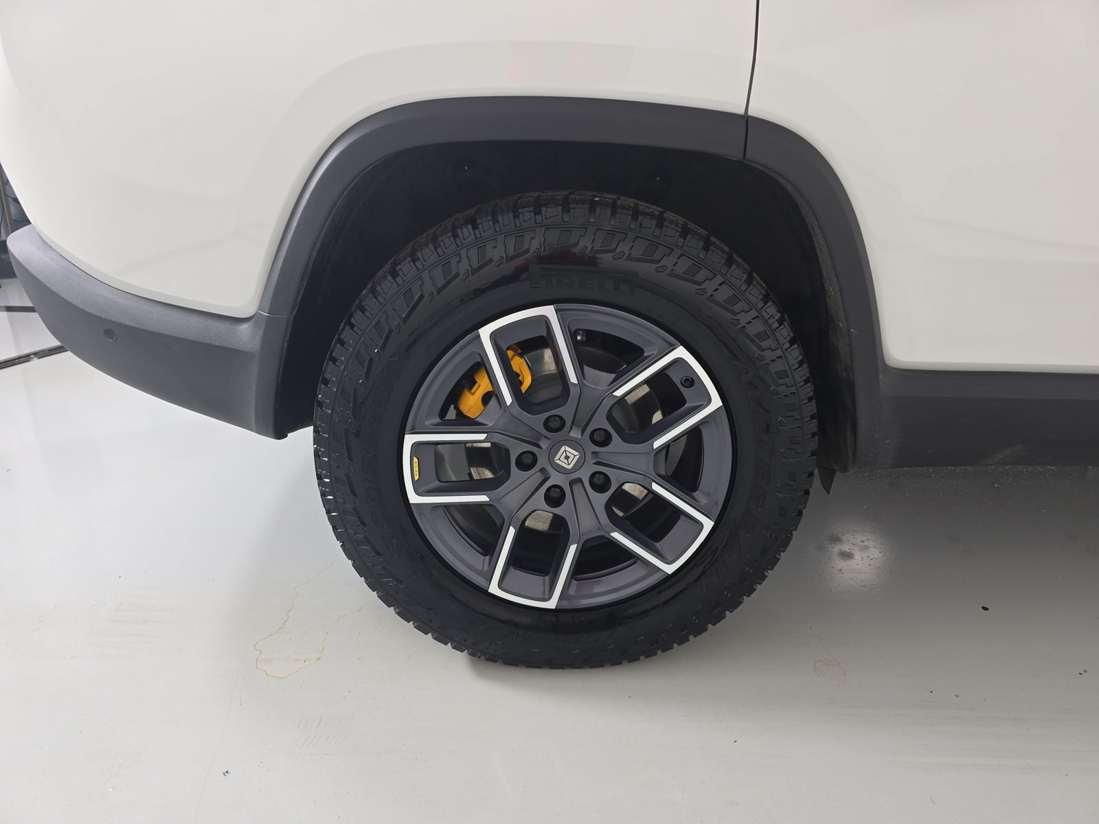 Used 2022 Rivian R1S Launch Edition Quad AWD/4WD image 12