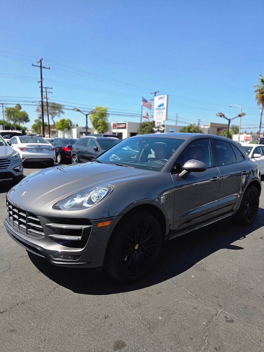 Used 2016 Porsche Macan Turbo AWD/4WD image 41
