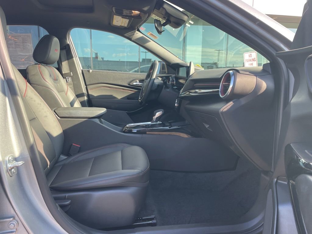 Used 2024 Chevrolet Trax RS w/ Sunroof Package image 15