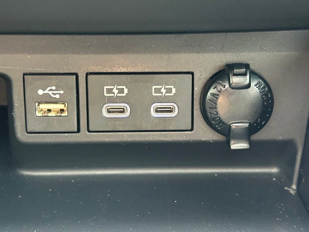 Used 2023 Toyota Highlander Limited image 33