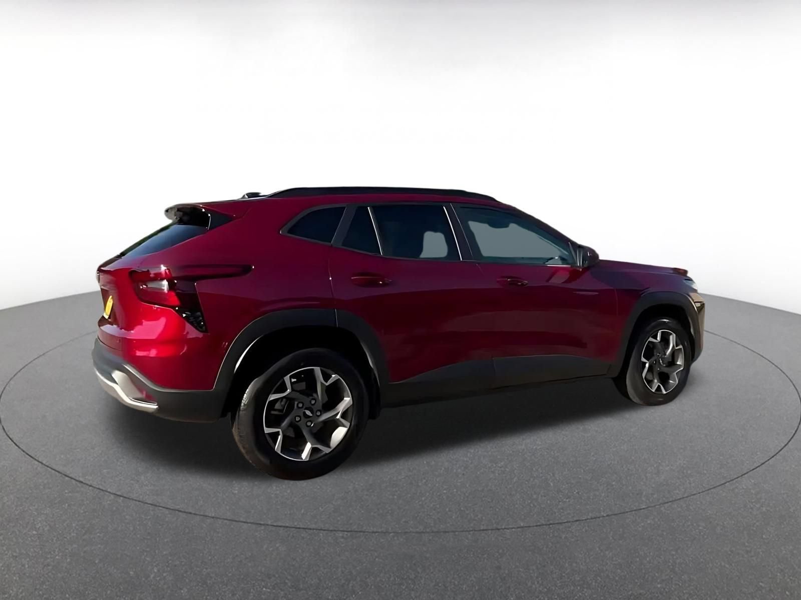 Used 2025 Chevrolet Trax LT w/ LT Convenience Package FWD image 12