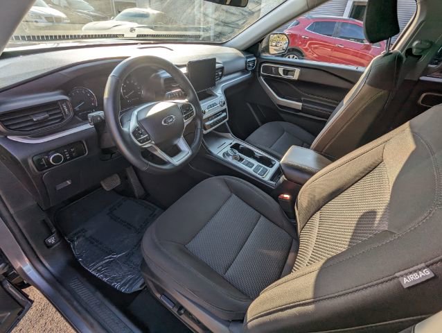 Used 2023 Ford Explorer XLT RWD image 13