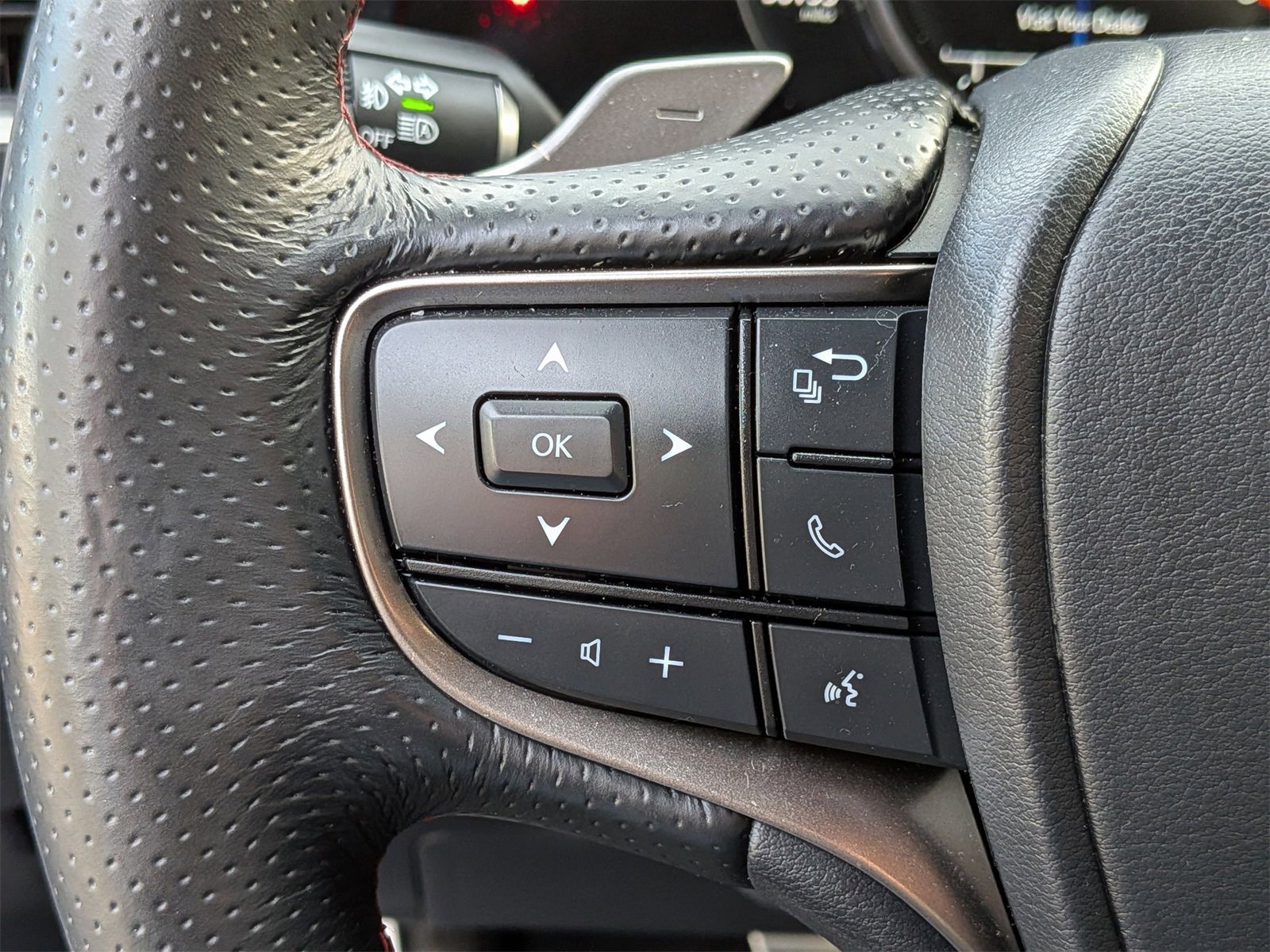 Used 2023 Lexus UX 250h F Sport image 18