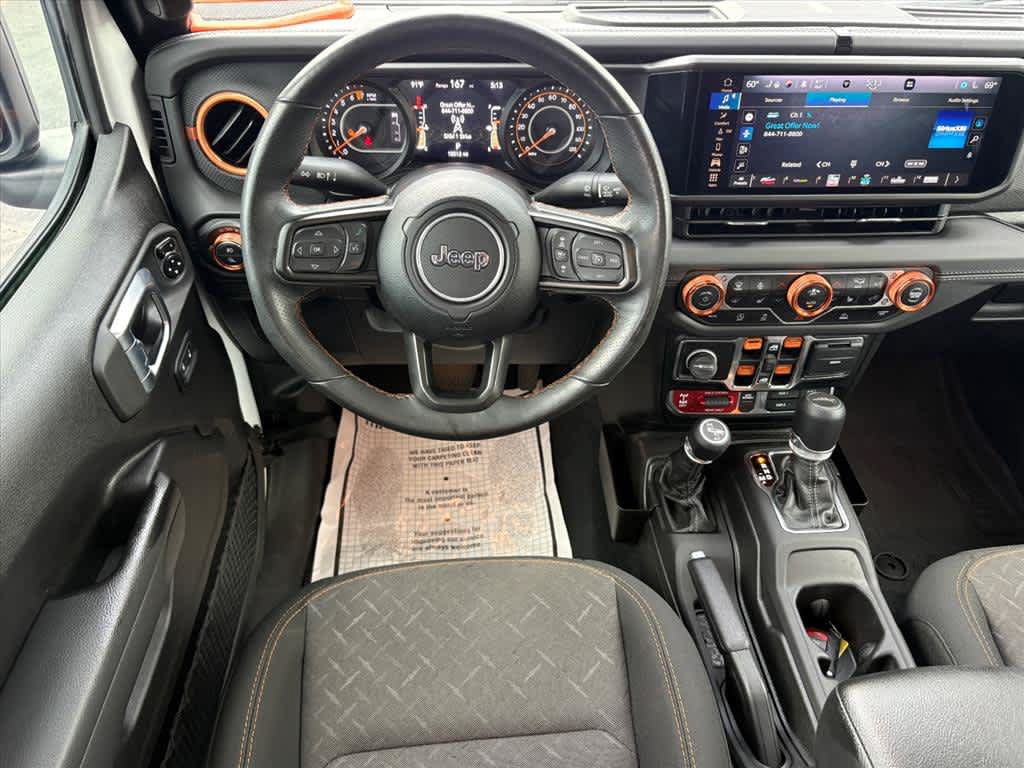 Used 2024 Jeep Gladiator Mojave w/ Technology Group AWD/4WD image 4
