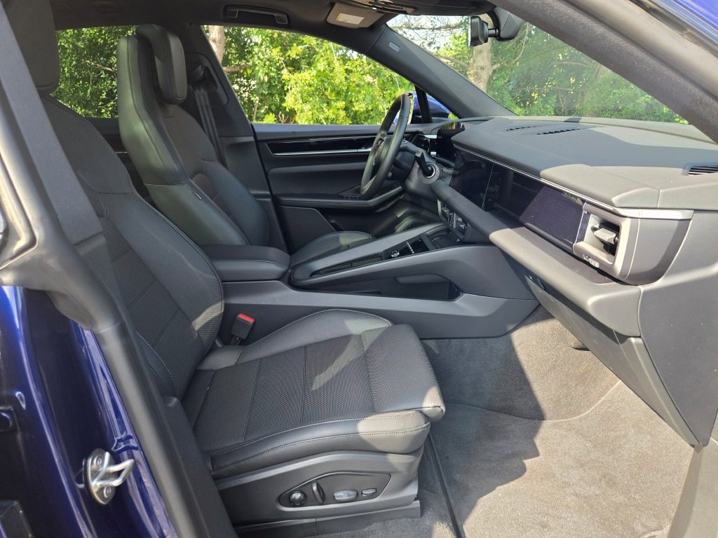 Used 2025 Porsche Macan Electric image 35