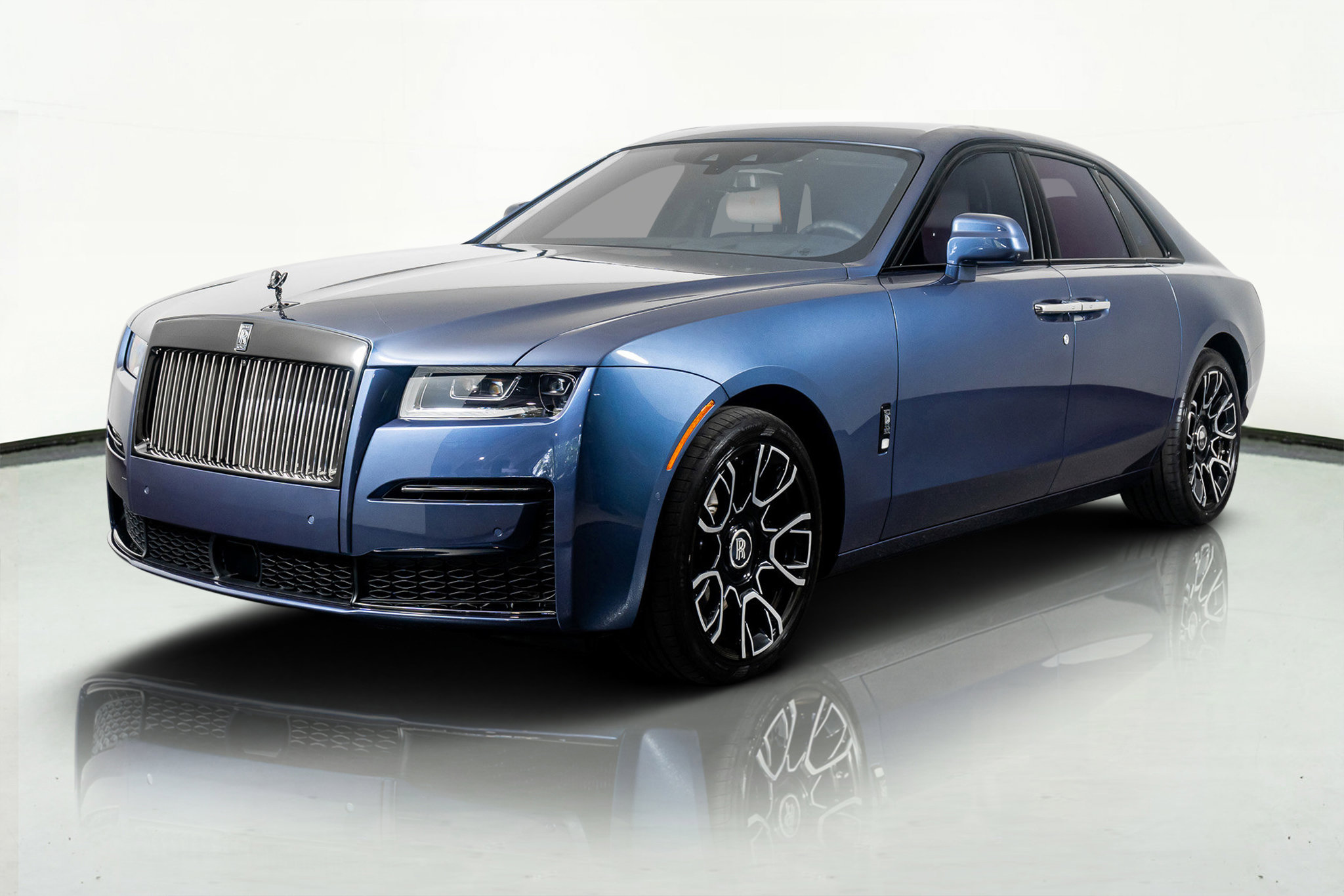 Used 2024 Rolls-Royce Ghost Black Badge w/ Black Badge Ghost Package image 19