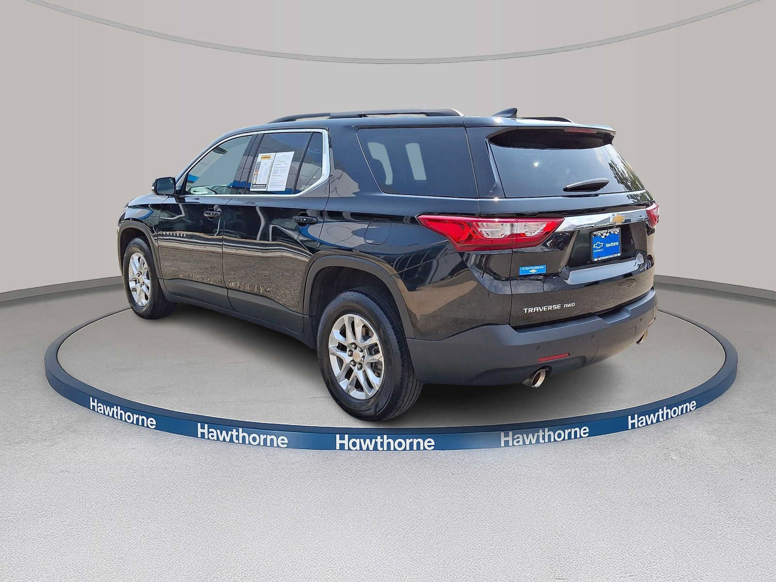 Used 2020 Chevrolet Traverse LT w/ Driver Confidence II Package AWD/4WD image 4