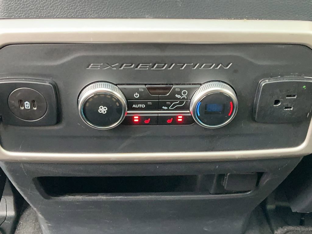 Used 2024 Ford Expedition Limited AWD/4WD image 19