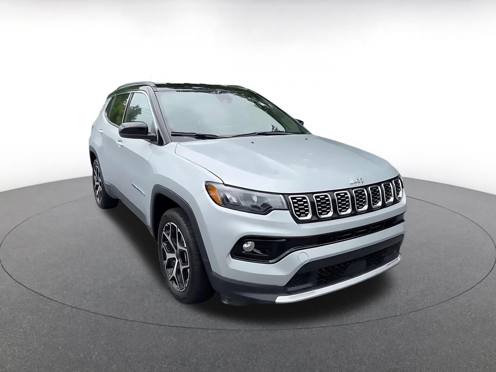 Used 2025 Jeep Compass Limited AWD/4WD image 3