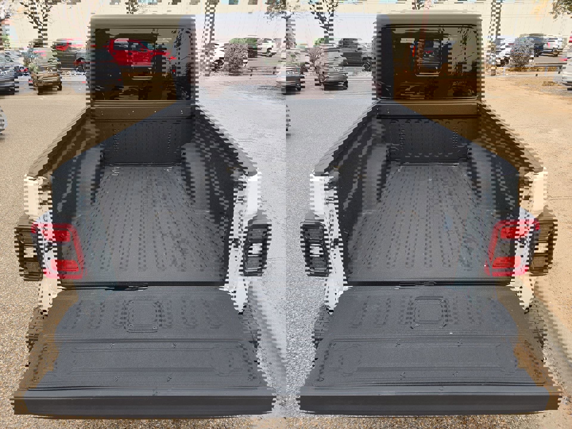 Used 2024 Jeep Gladiator Rubicon w/ Technology Group image 12