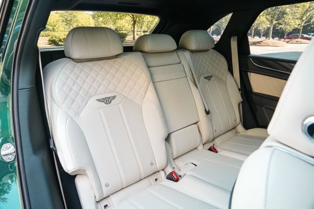 Used 2022 Bentley Bentayga AWD/4WD image 60