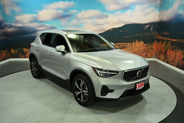 Used 2023 Volvo XC40 B5 Plus