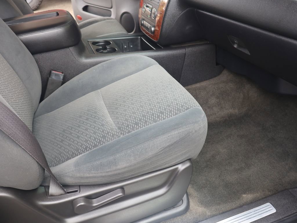 Used 2007 Chevrolet Suburban LT image 32