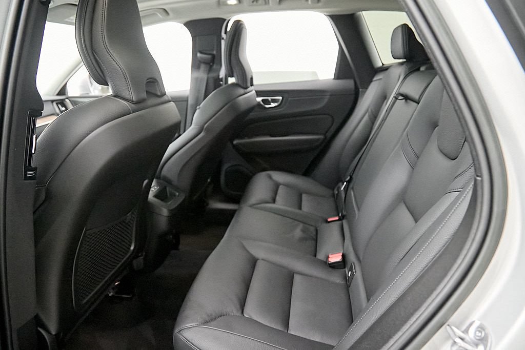 Certified 2023 Volvo XC60 B5 Plus w/ Climate Package AWD/4WD image 22