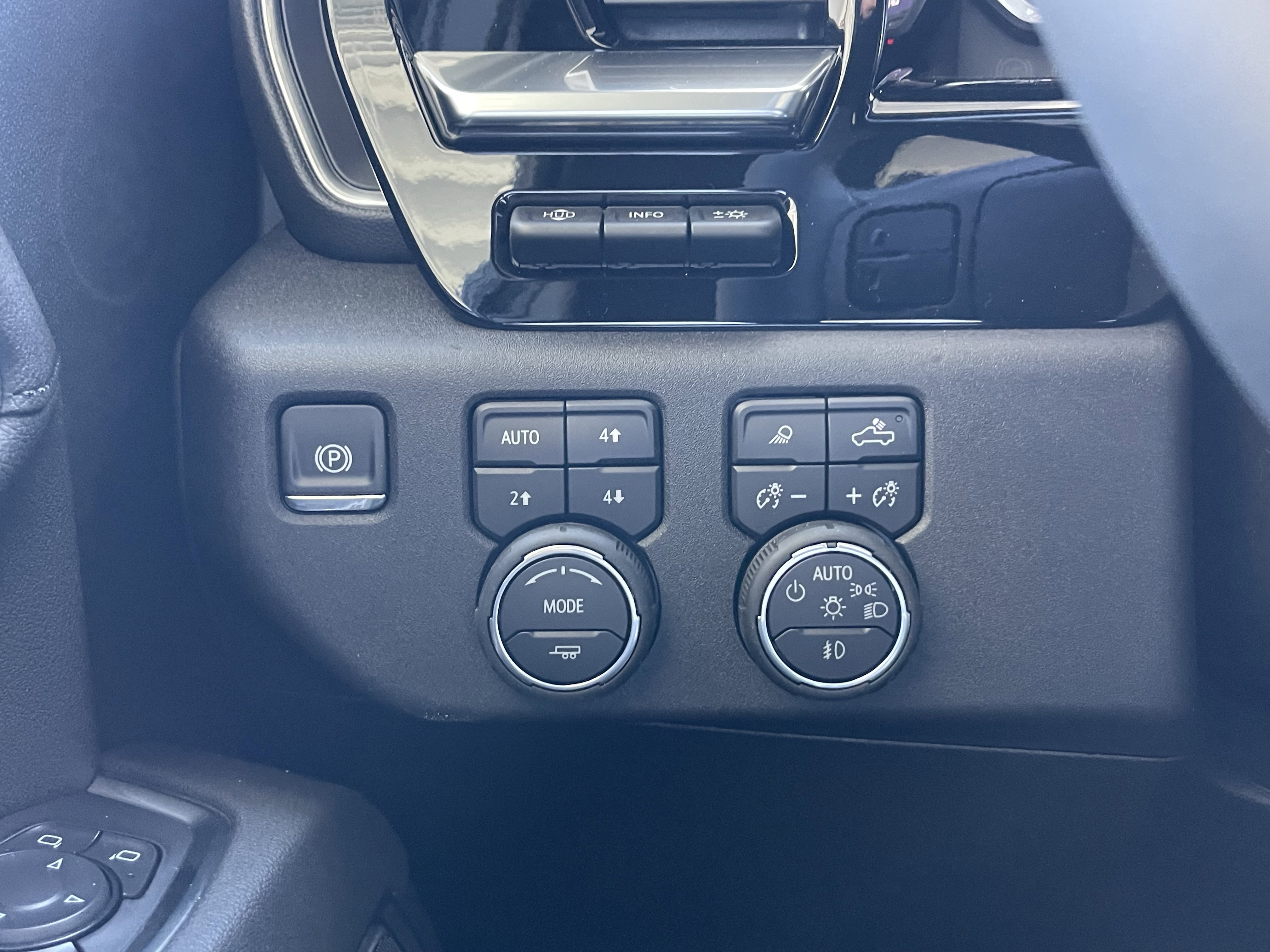 New 2025 Chevrolet Silverado 2500 High Country w/ Midnight Edition image 31