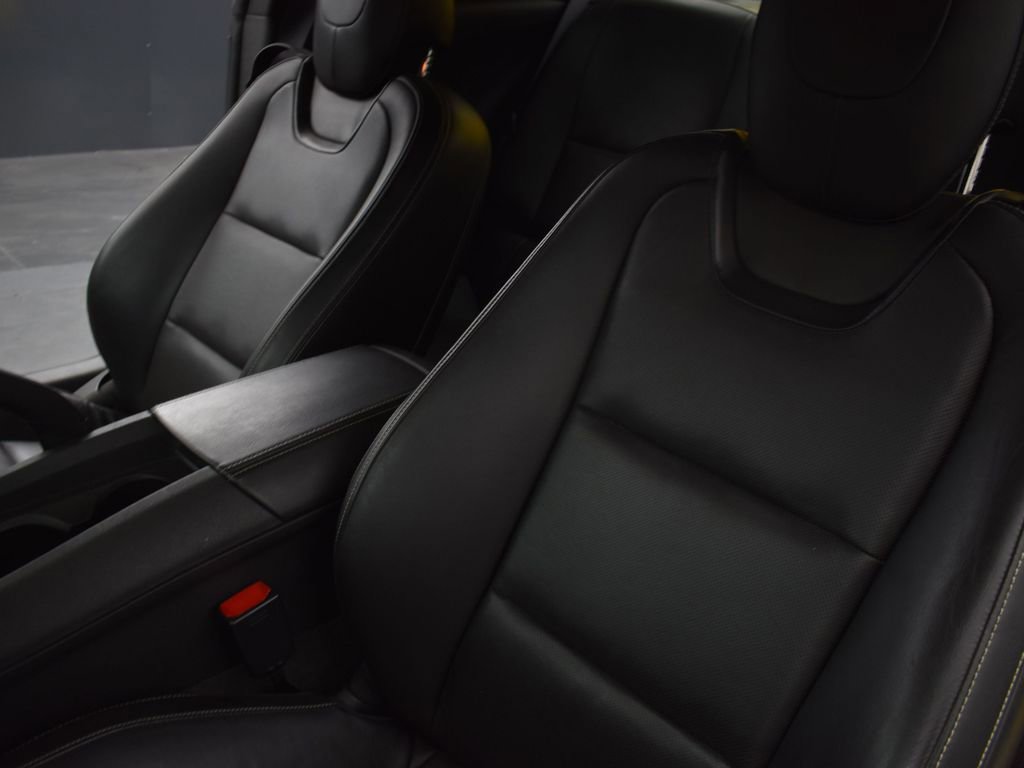Used 2010 Chevrolet Camaro LT image 25