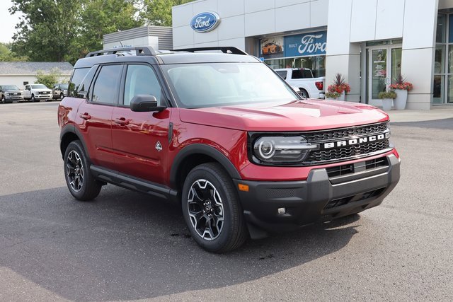 New 2025 Ford Bronco Sport Outer Banks image 2