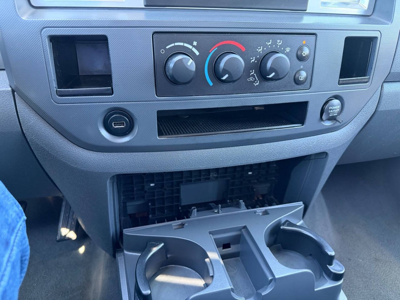 Used 2007 Dodge Ram 1500 Truck SLT RWD image 12