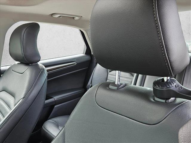 Used 2016 Ford Fusion Energi SE FWD image 19
