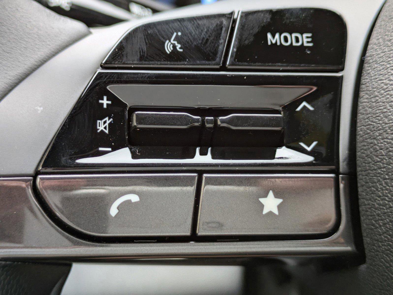 Certified 2025 Hyundai Elantra SEL FWD image 20