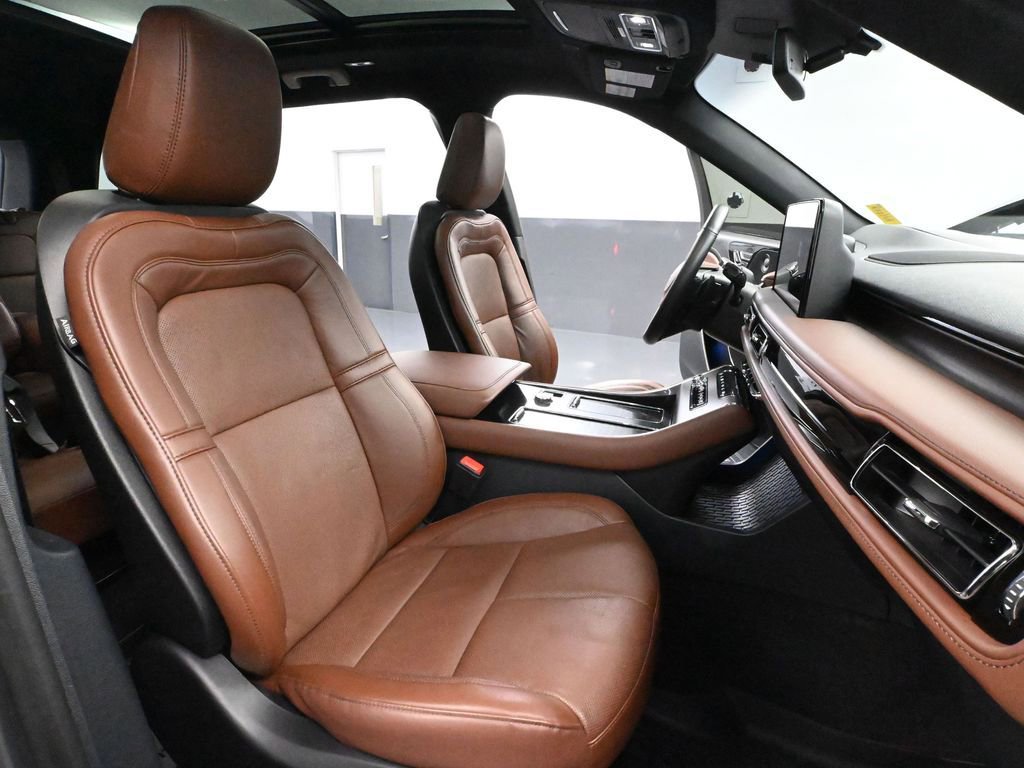 Used 2025 Lincoln Aviator Reserve w/ Jet Appearance Package image 55