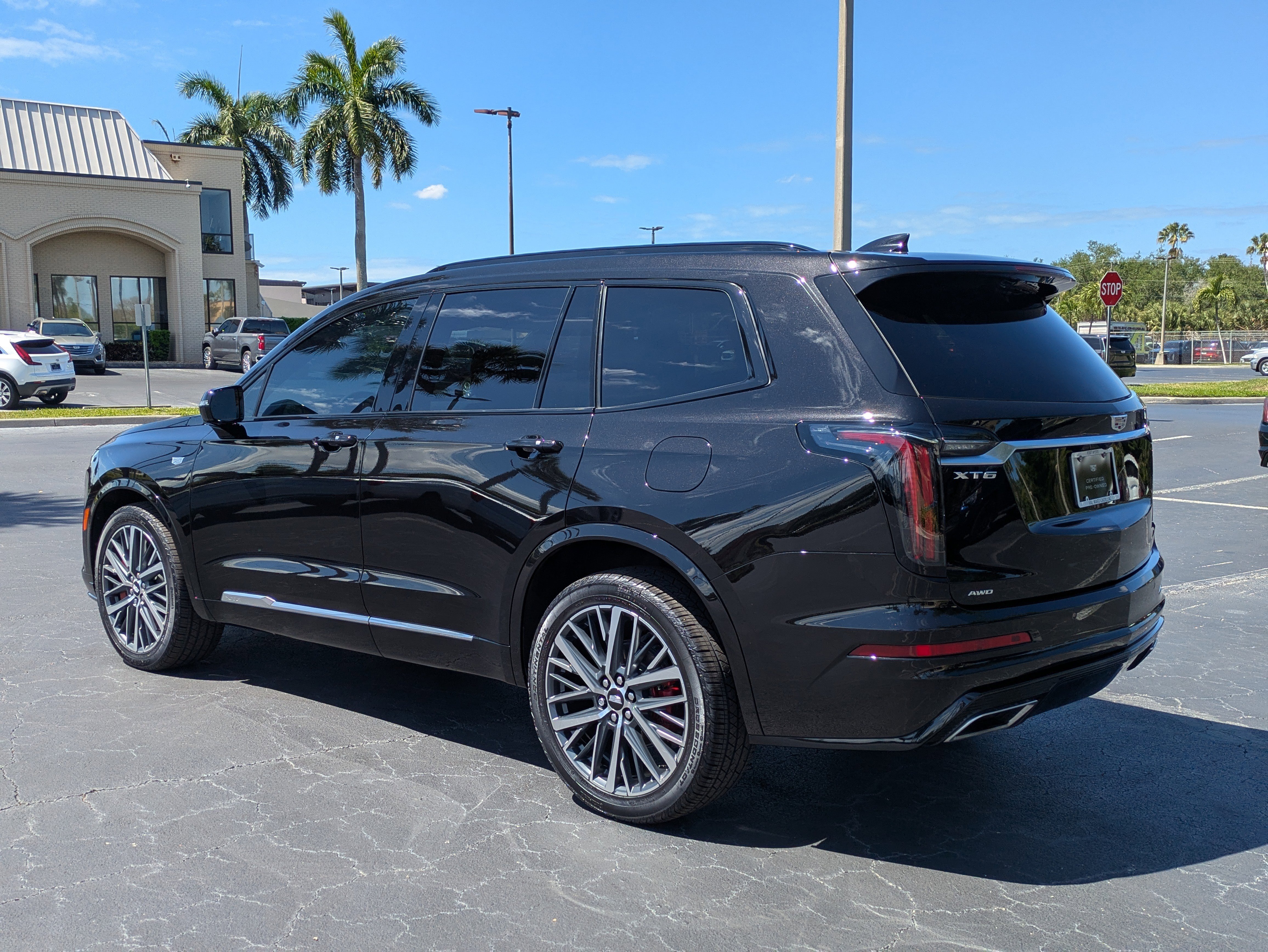 Certified 2025 Cadillac XT6 Sport w/ LPO, Floor Liner Package image 4