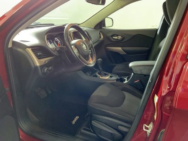Used 2017 Jeep Cherokee Latitude FWD image 14