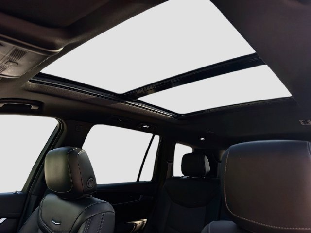 Used 2024 Cadillac XT6 Premium Luxury FWD image 32