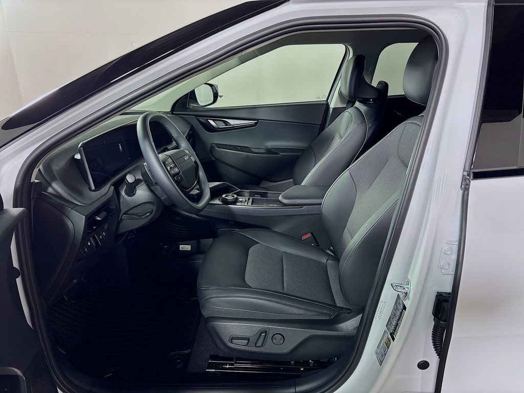 New 2025 Kia EV6 Light w/ Light LR Technology Package image 11