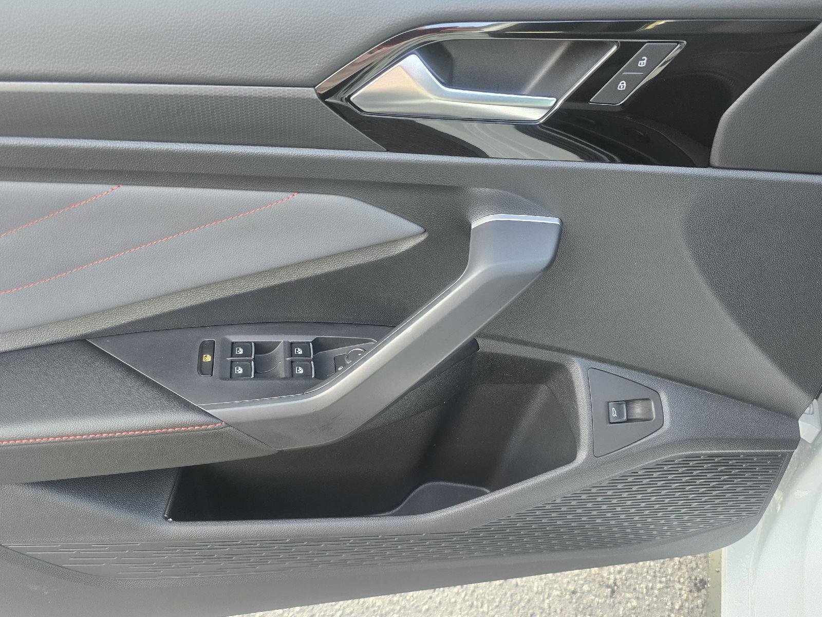 Used 2025 Volkswagen Jetta GLI Autobahn image 14