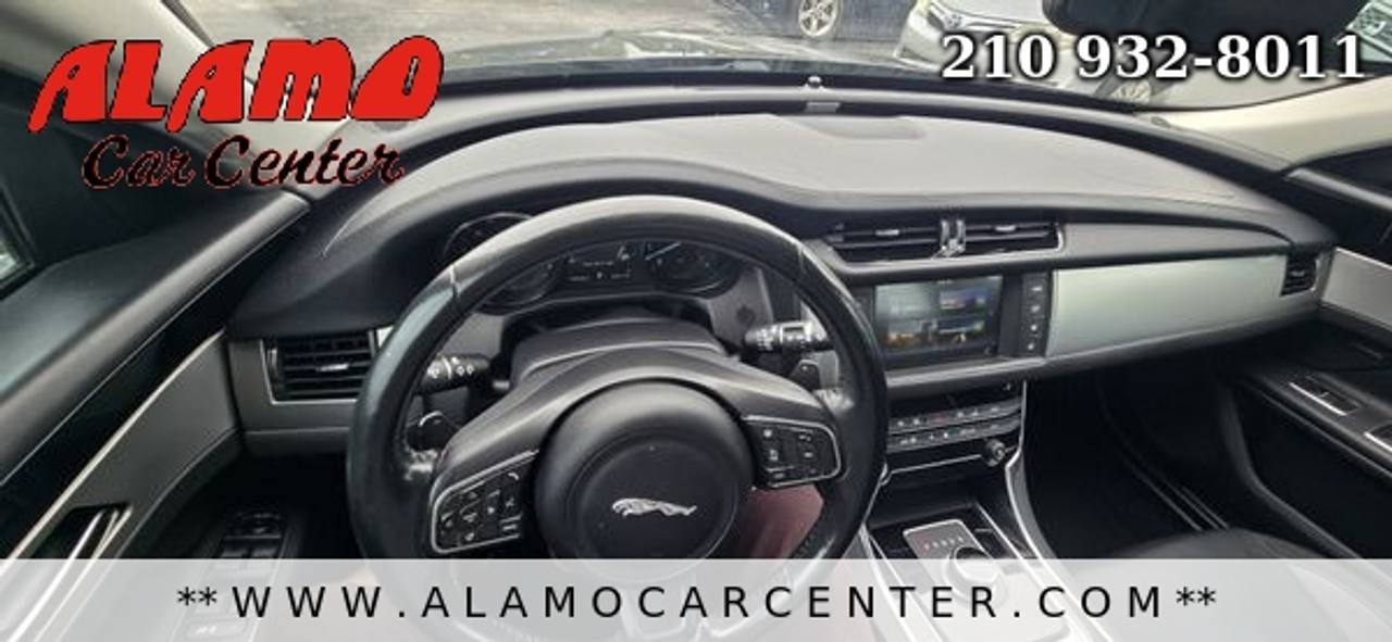 Used 2017 Jaguar XF Premium RWD image 40
