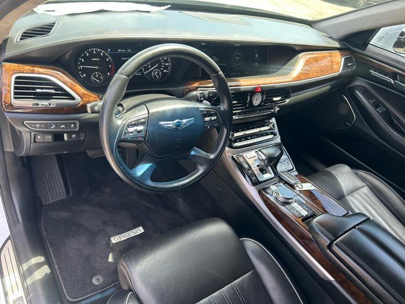 Used 2017 Genesis G90 3.3T Premium RWD image 8