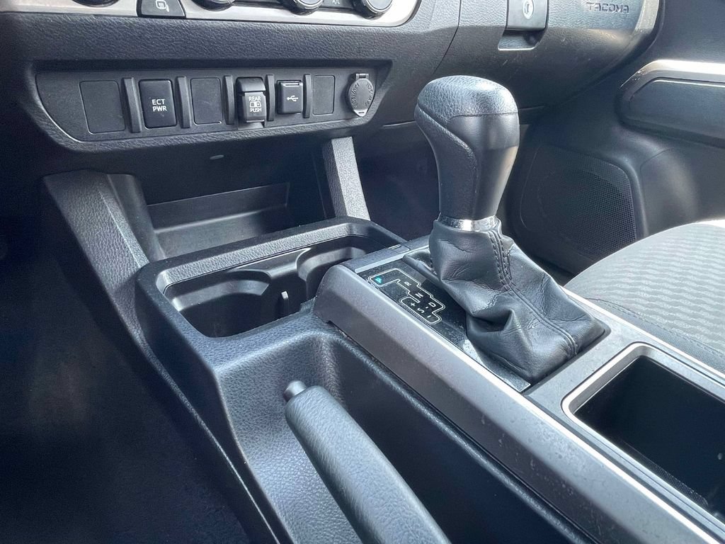 Used 2023 Toyota Tacoma SR5 AWD/4WD image 32